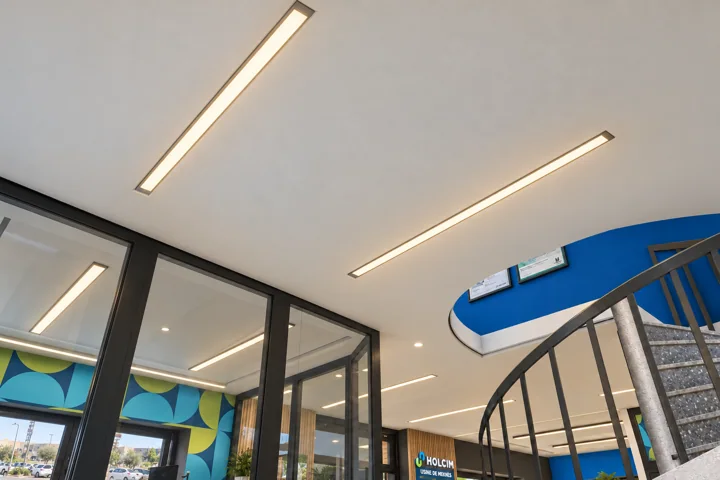 Bureau du rez-de-chaussée — Plafond & lumière