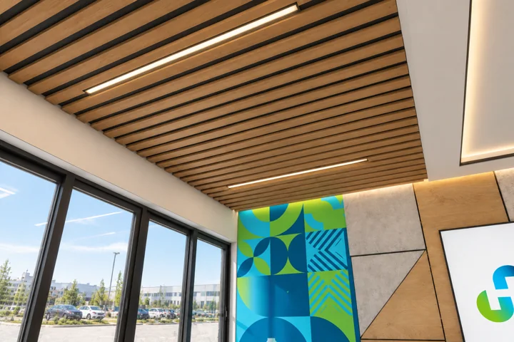 Espace de réunion — Plafond & lumière